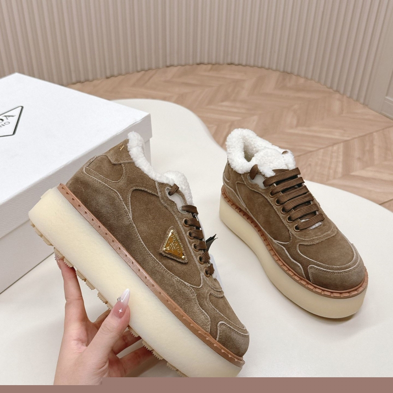 Pra*a casual shoes